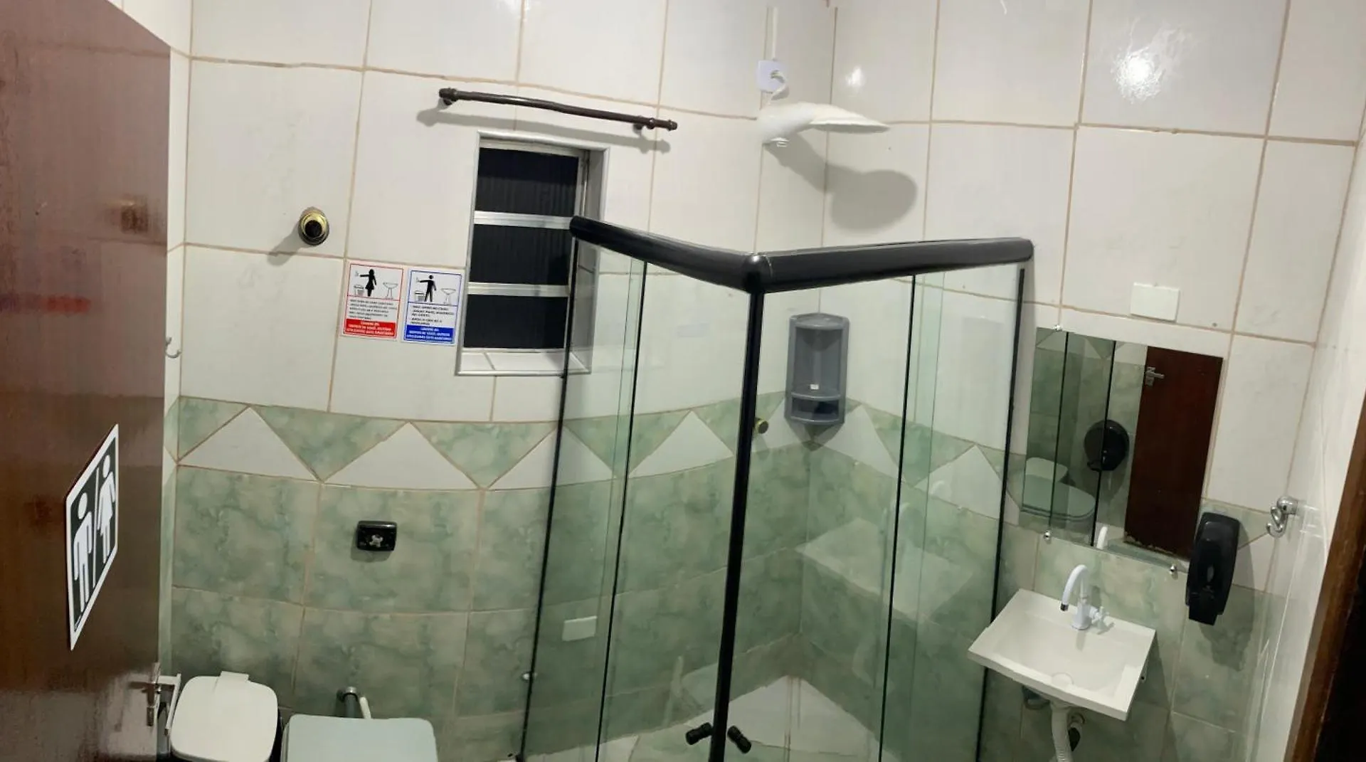 מלון גווארולוס Hostel Anprado 5